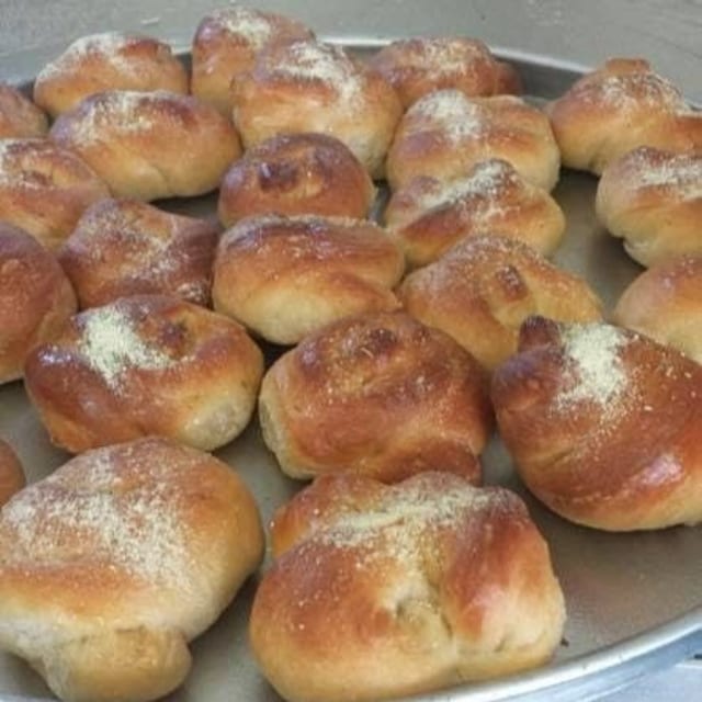 Garlic Knots.